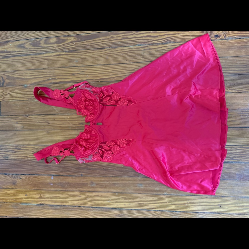 For love and lemons red slip NWOT